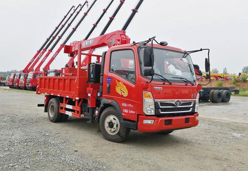 重汽豪曼3.2噸藍牌隨車吊