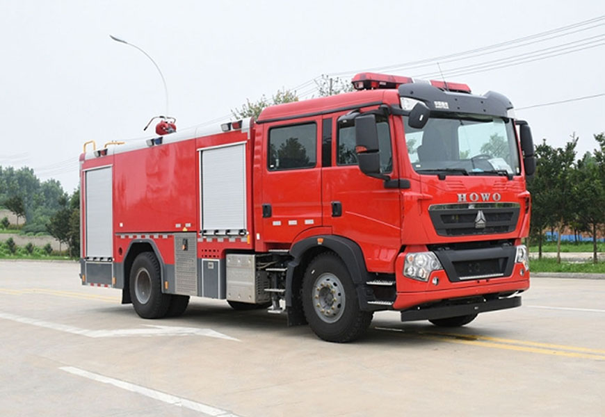 國六豪沃8噸泡沫消防車