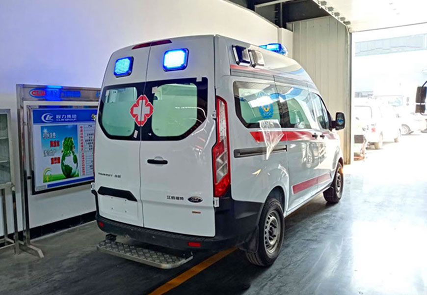國六福特V362短軸中頂救護車（柴油版）