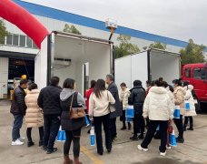 真發泡聚氨酯冷藏車，一車能頂兩車用