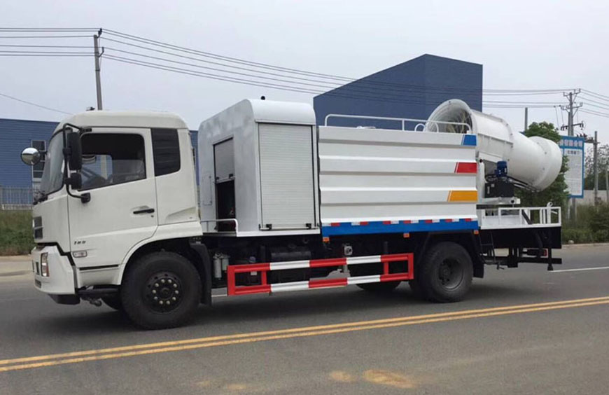 東風天錦噴霧車